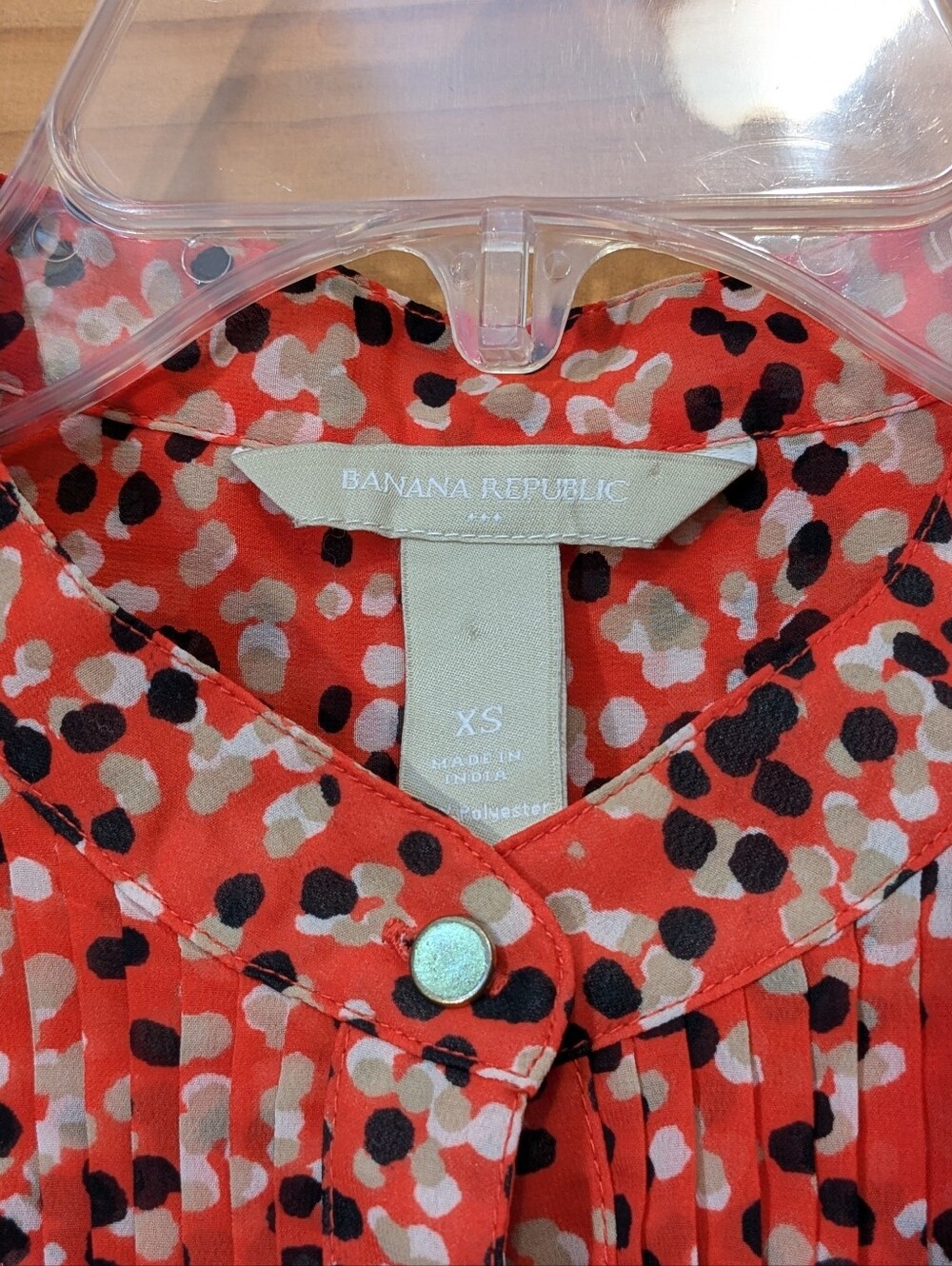 Banana Republic Top Blouse Women's XS Sleeveless Red Black Polka Dot Pintuck - Picture 3 of 10